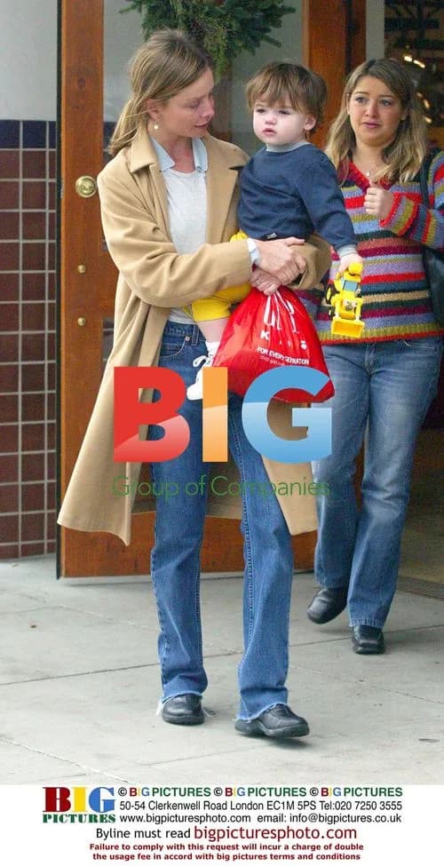 Calista Flockhart Christmas shopping with son