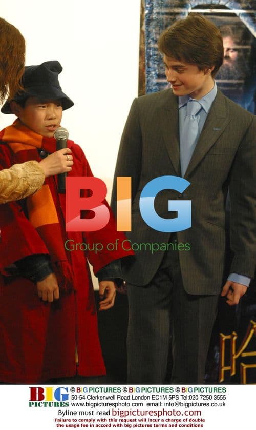 Daniel Radcliffe poses with fans in Beijing