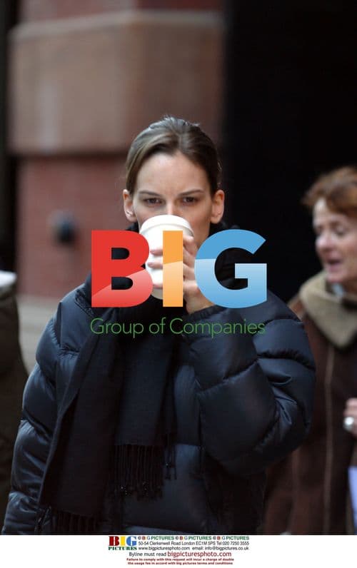 Hilary Swank Shopping on Prince Street