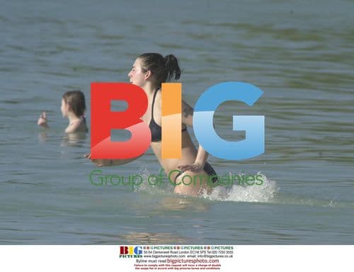 Mel C Enjoys Beach Day in Barbados