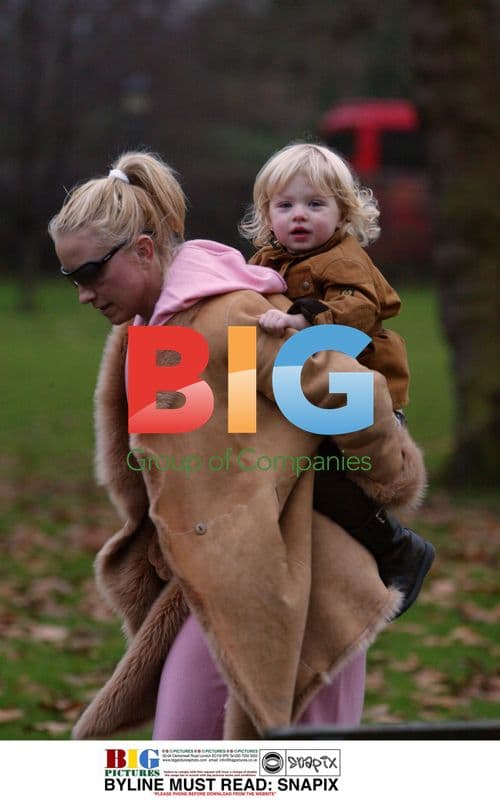 Meg Matthews and Daughter Anais Play in Park