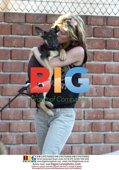 Racheal Hunter takes puppy to vet