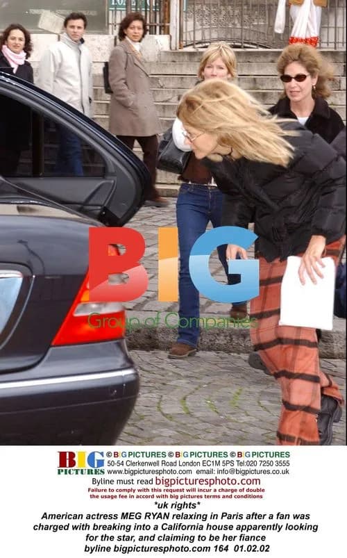 Meg Ryan relaxes in Paris after break-in