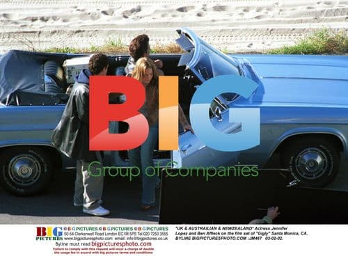 Jennifer Lopez and Ben Affleck on film set