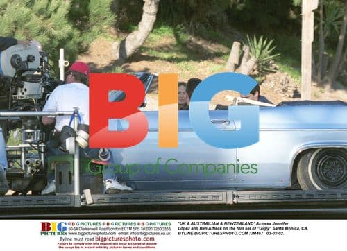 Jennifer Lopez and Ben Affleck on "Gigly" set