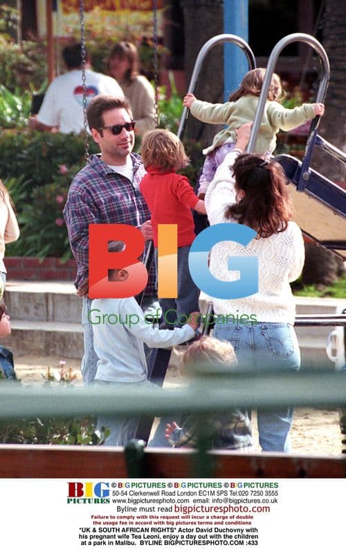 David Duchovny and Tea Leoni out with kids