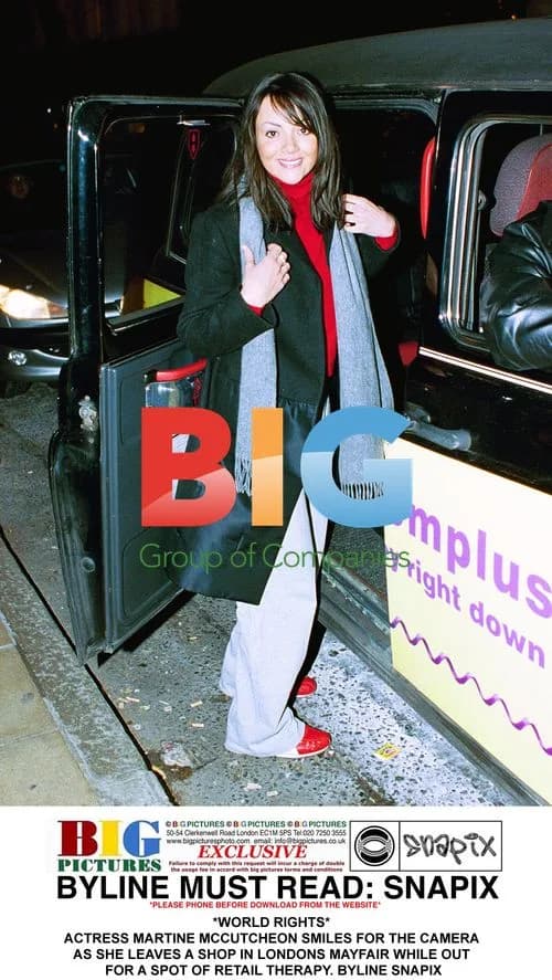 Martine McCutcheon Leaves Mayfair Shop