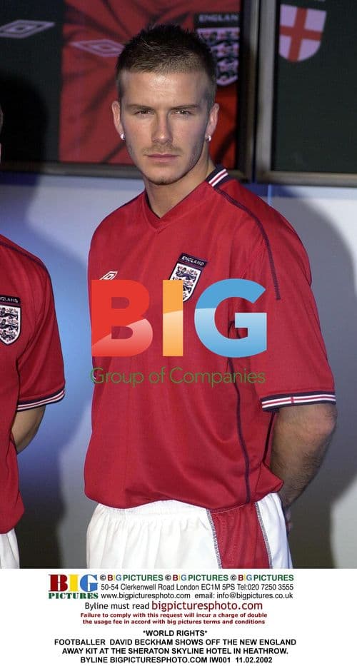 Beckham Shows Off New England Away Kit