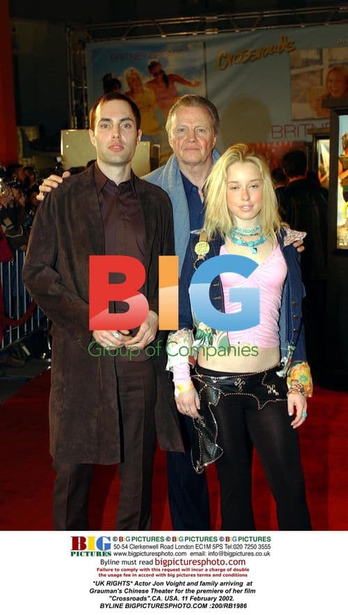 Jon Voight and family at "Crossroads" premiere