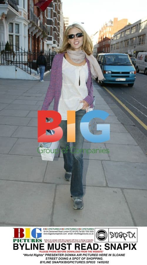 Donna Air Shopping in Sloane Street