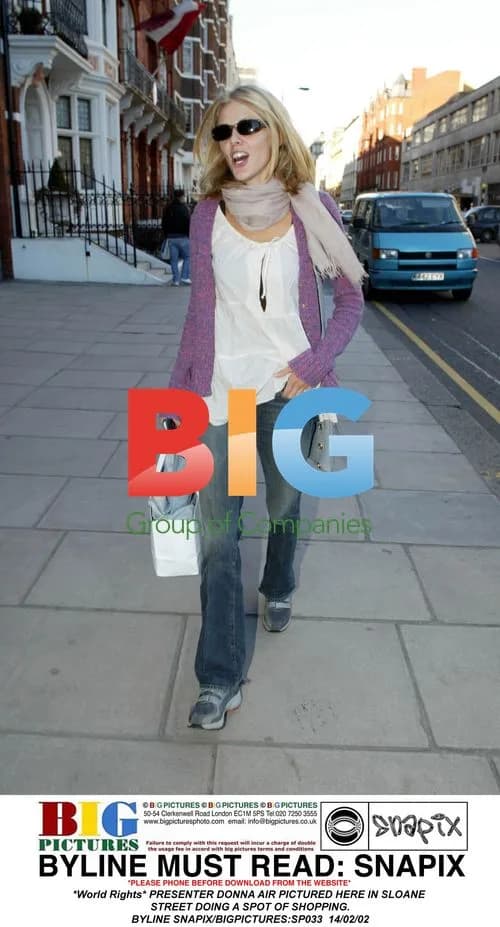 Donna Air Shopping in Sloane Street