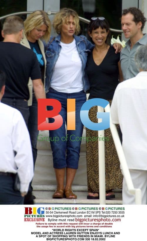 Lauren Hutton Enjoys Lunch and Shopping in Miami