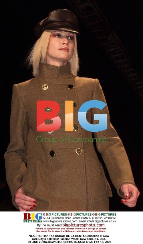 OSCAR DE LA RENTA Collection at NY Fashion Week