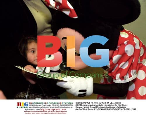 Minnie Mouse signs autograph at Disney's 2002 meeting