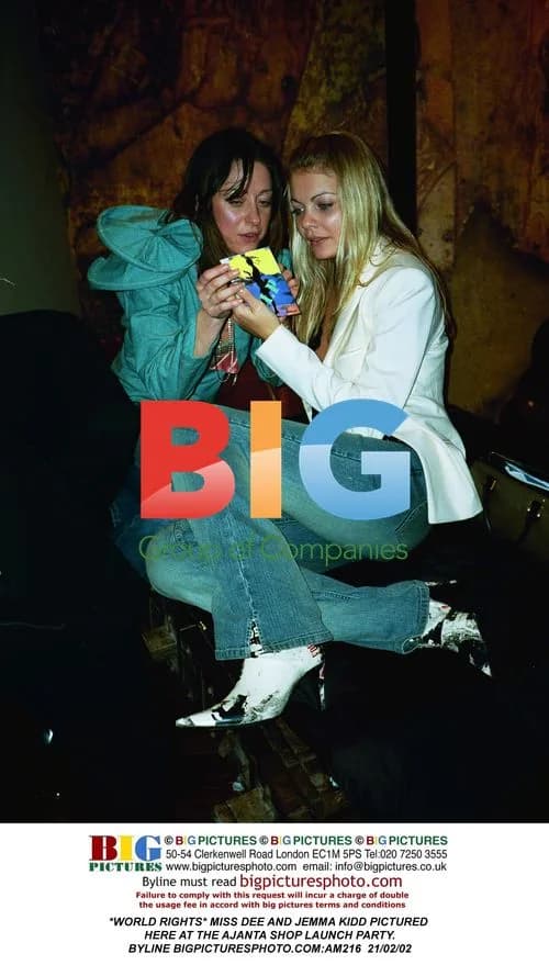 MISS DEE AND JEMMA KIDD AT AJANTA SHOP LAUNCH