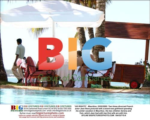 Jean Reno with girlfriend in Mauritius