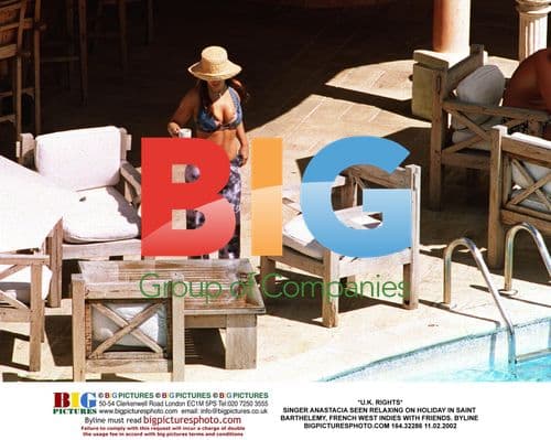 SINGER ANASTACIA RELAXING IN SAINT BARTHELEMY