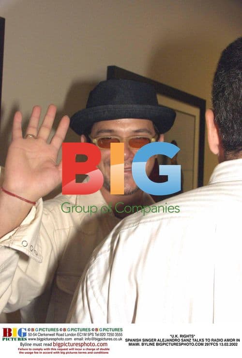 Alejandro Sanz Talks to Radio Amor in Miami