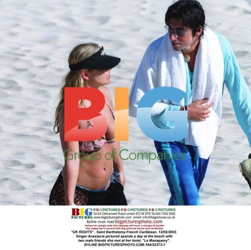 Anastacia spends day at beach in St. Barthelemy