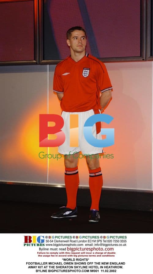 Michael Owen Unveils England Away Kit