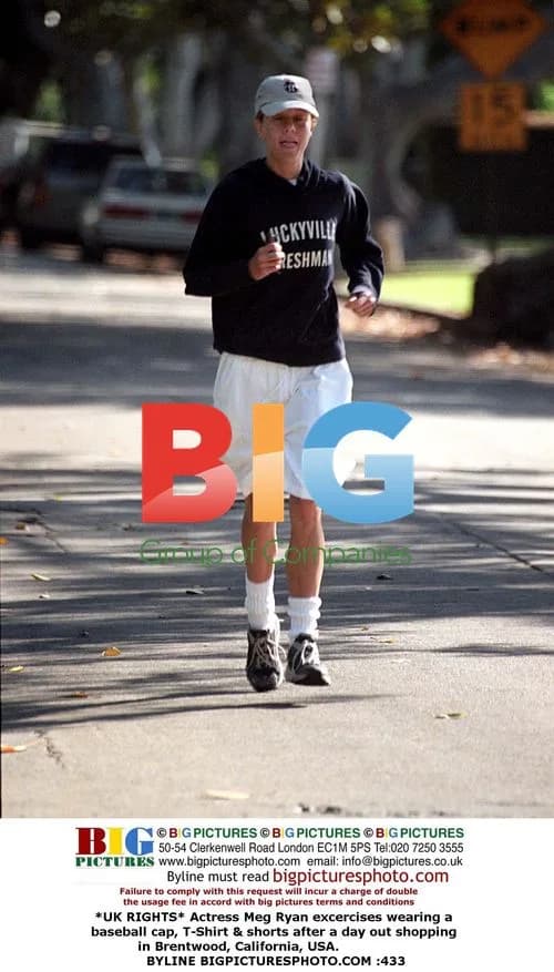 Meg Ryan exercises in Brentwood, CA