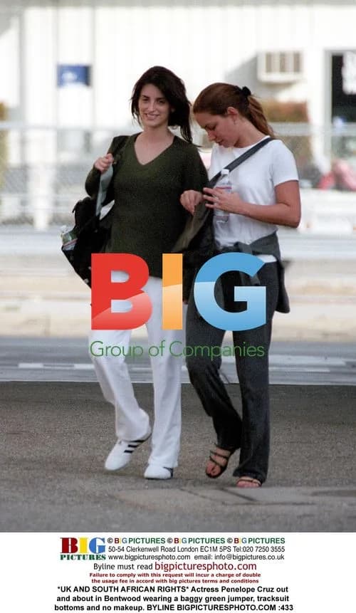 Penelope Cruz Runs Errands in Casual Look