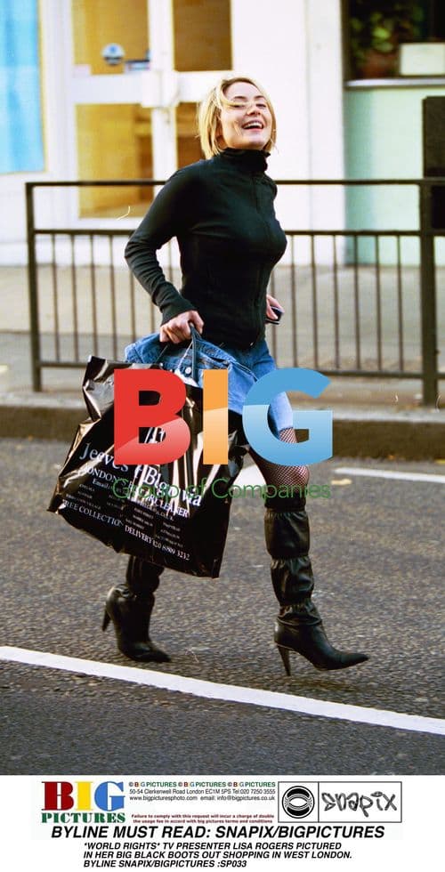 TV Presenter Lisa Rogers Shopping in West London