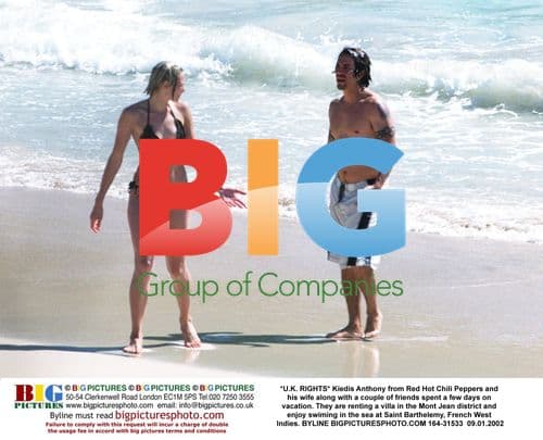 Kiedis and wife on vacation in Saint Barthelemy