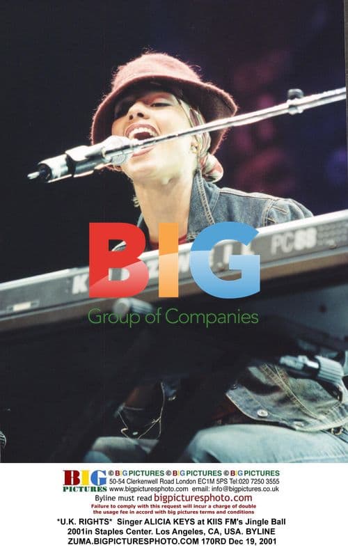 Alicia Keys at KIIS FM's Jingle Ball 2001
