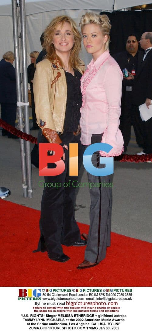 Melissa Etheridge and Tammy Lynn Michaels at 2002 AMAs