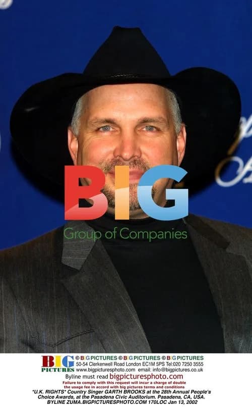 Garth Brooks at the 28th Annual People's Choice Awards