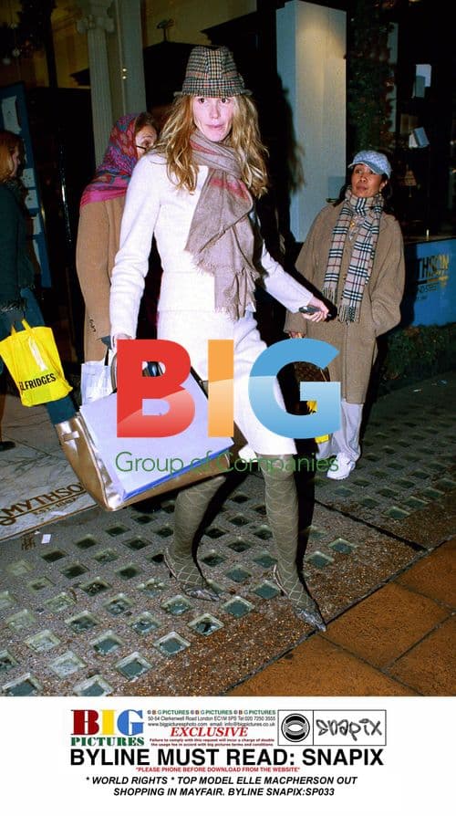 Elle Macpherson Shopping in Mayfair