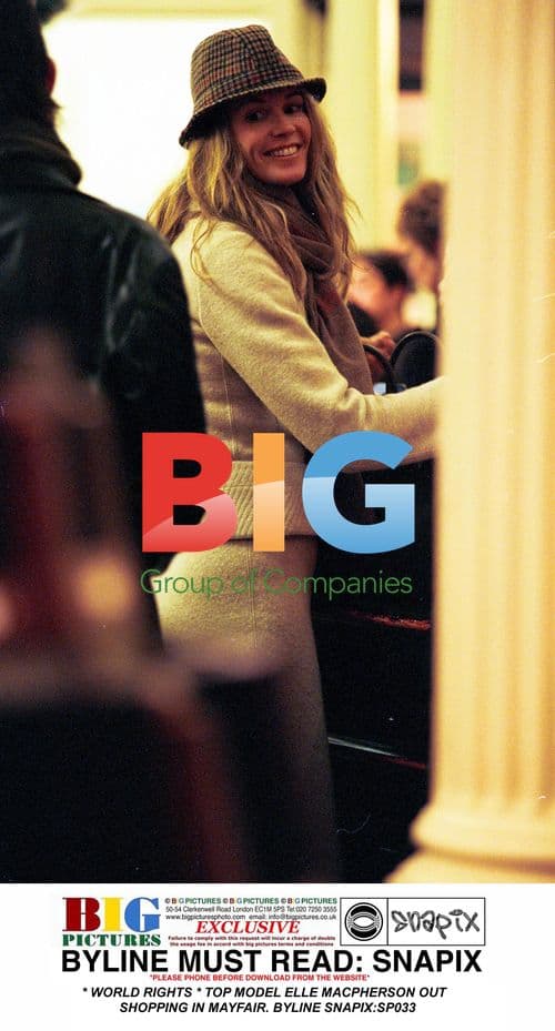 Elle Macpherson Shopping in Mayfair