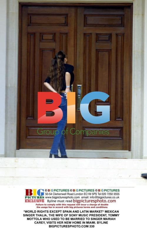 Thalia visits new Miami home