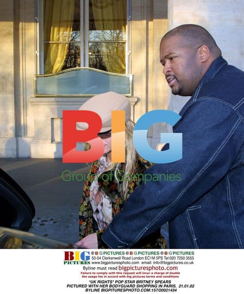 Britney Spears Shopping with Bodyguard in Paris