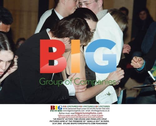 Tom Cruise and Penelope Cruz at "Vanilla Sky" Premiere