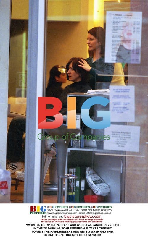 Freya Copeland visits hairdressers