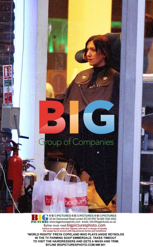 Freya Copeland visits hairdresser