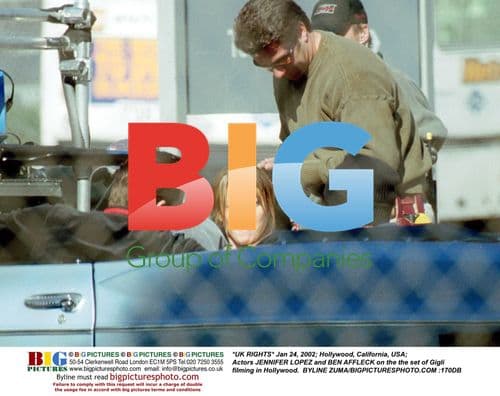 Jennifer Lopez and Ben Affleck on Gigli set