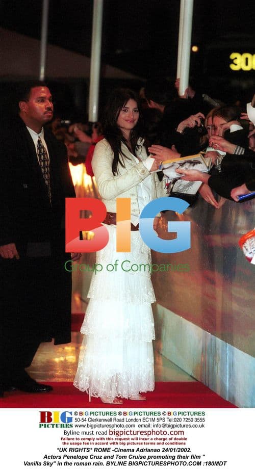 Penelope Cruz and Tom Cruise Promote "Vanilla Sky" in Rome