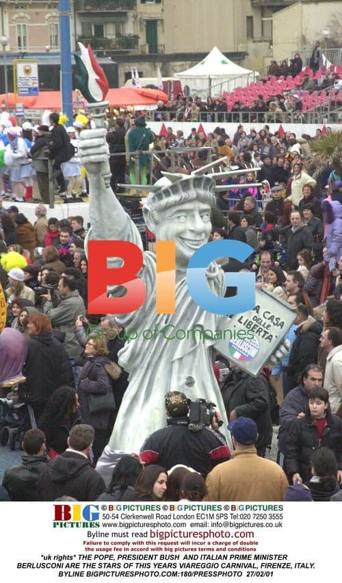THE POPE, PRESIDENT BUSH AND BERLUSCONI AT VIAREGGIO CARNIVAL