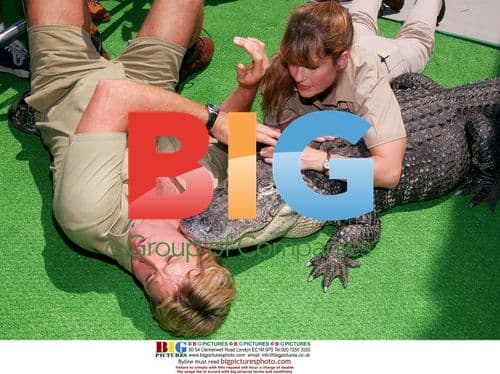 Steve Irwin and Terri at "Crocodile Hunter" premiere