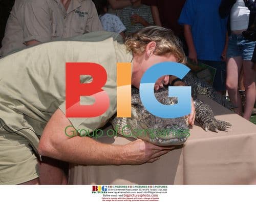 Steve Irwin at "Crocodile Hunter" premiere after party