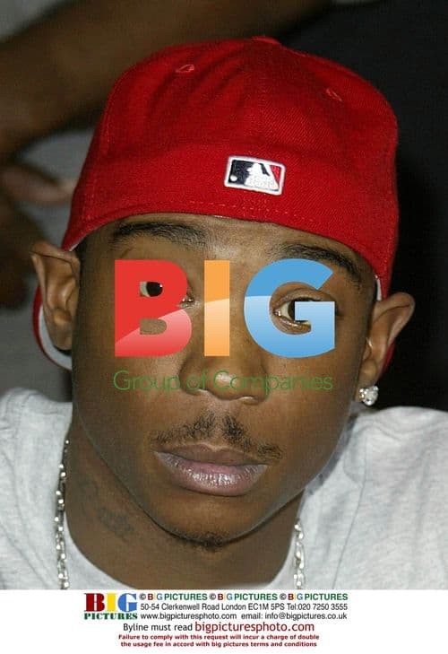 Ja Rule Promotes New Single at Virgin Megastore