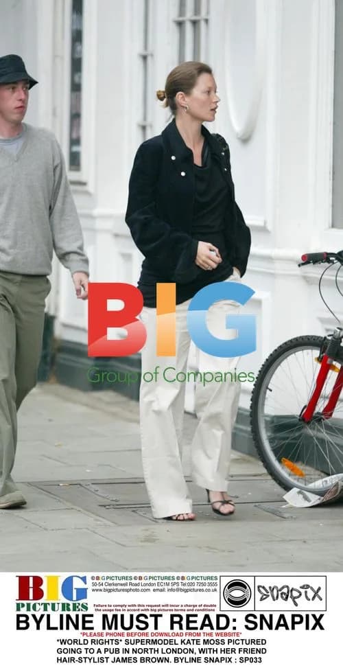 Kate Moss Visits North London Pub