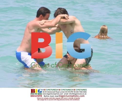 DiCaprio and Maguire Relax on Miami Beach