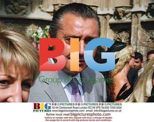 Steve McManaman weds girlfriend Victoria in Palma de Mallorca