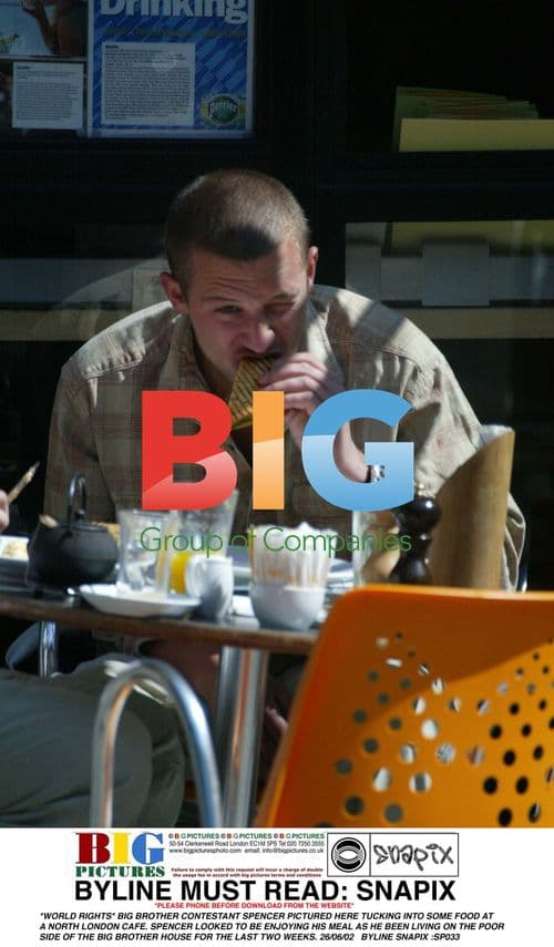 Big Brother Contestant Spencer Eating at Cafe