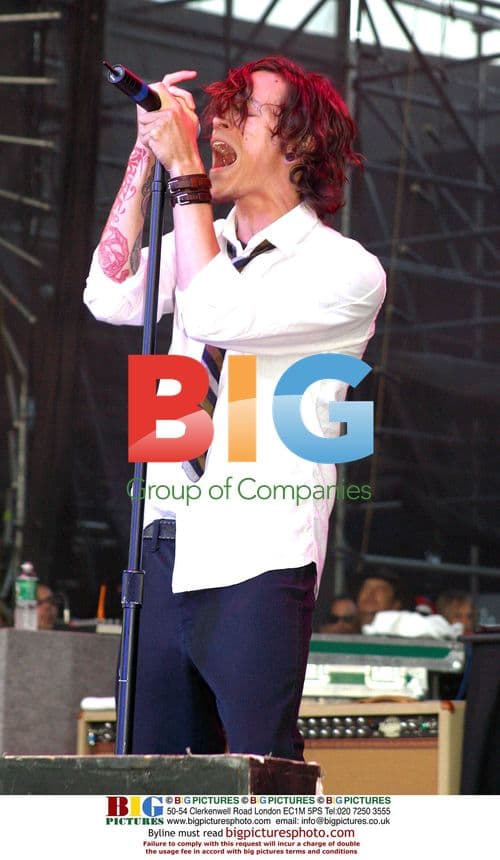 Brandon Boyd of Incubus performs at K-Rock Picnic