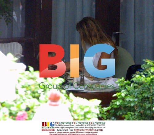 Samatha Torres, wife of Dean Cain, shops in Miami